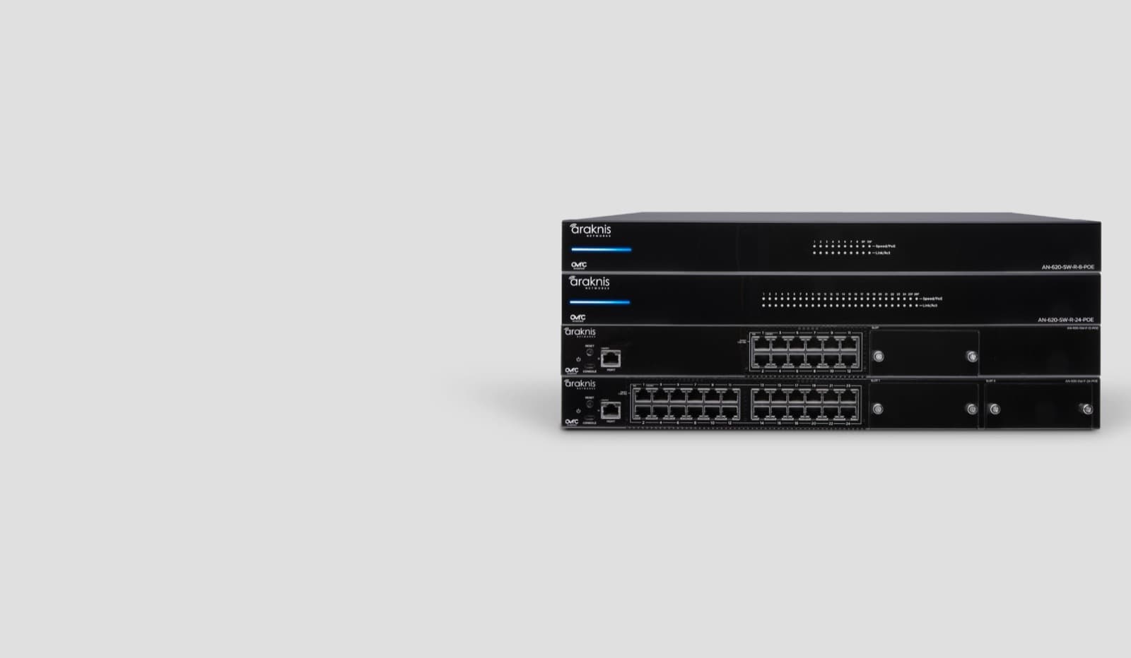 Switches de red profesionales montados en rack, instalados por ForControl